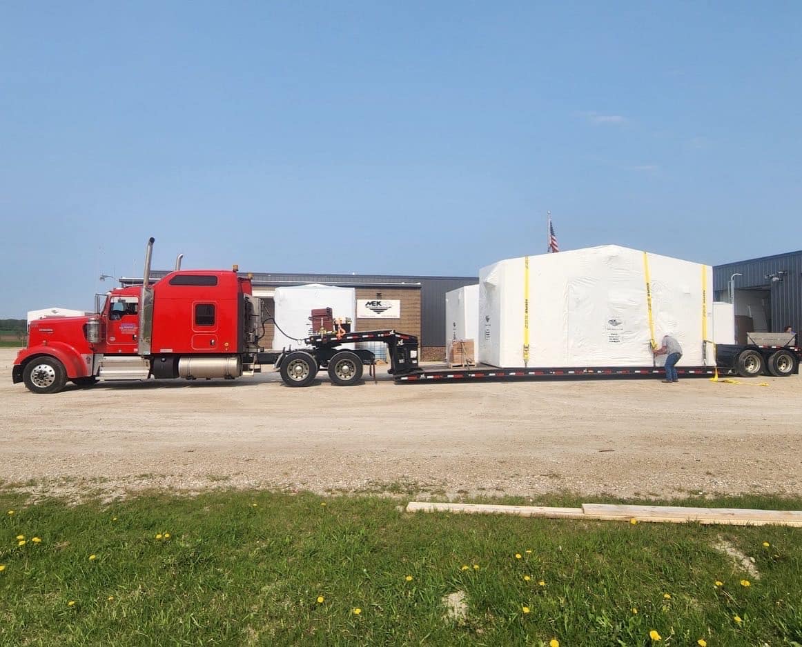 Oversized freight on US highway